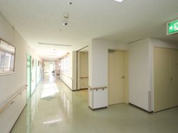 明るい廊下の様子