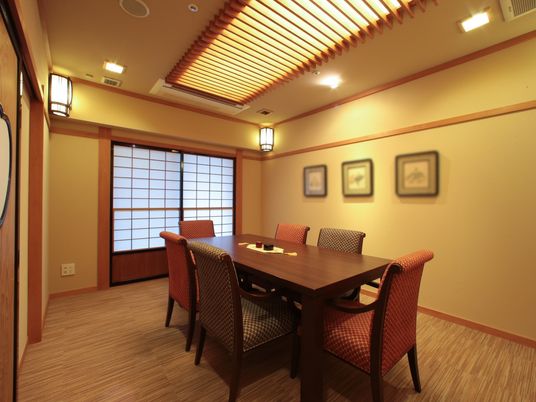 和風の落ち着いたダイニング