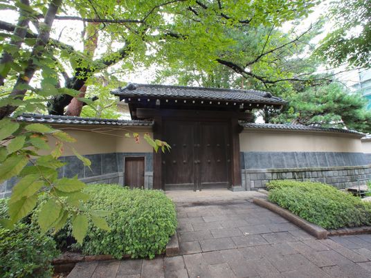 和風の落ち着いたエントランス