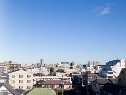 都市の景色が見渡せる空間
