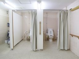 清潔な共用トイレ