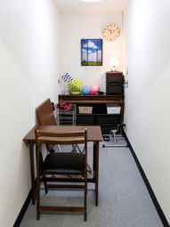 廊下に置かれた家具