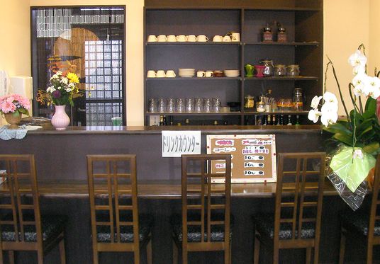 物が並ぶカウンター