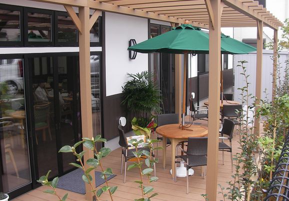 テラスにある休憩スペース