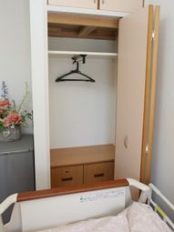 整理された居室のクローゼット