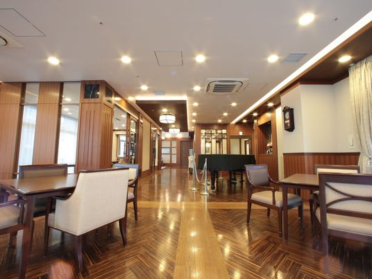 ゆとりあるダイニングルーム