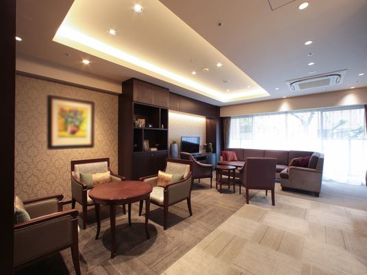 暖かみのある応接スペース