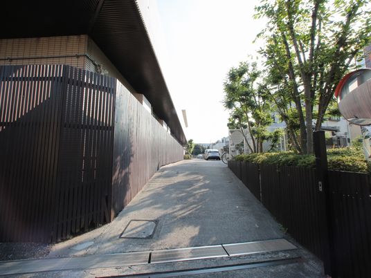 広々とした清潔な廊下
