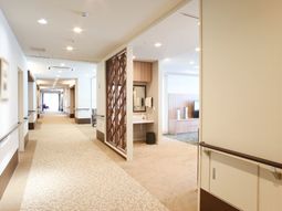 きれいな廊下と居室の一角