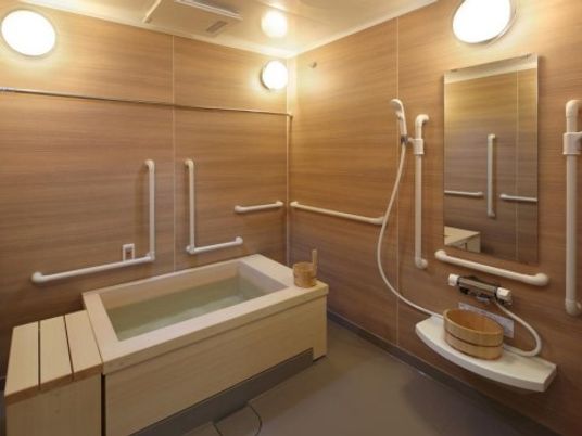 バリアフリー対応の浴室