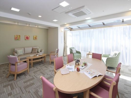 明るいリビングエリア