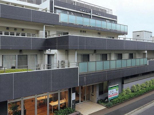 モダンな外観の建物