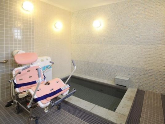 車椅子対応の浴室設備