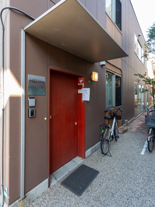 自転車が置かれた入口
