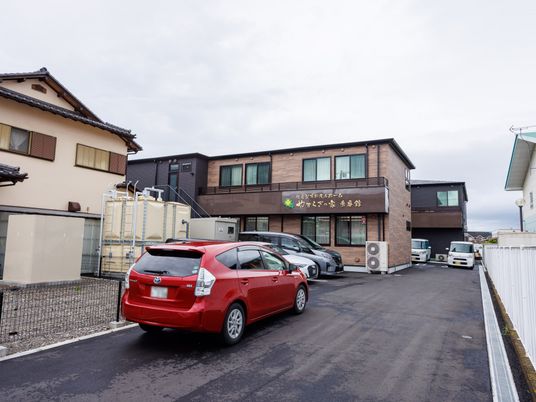 駐車場のある建物
