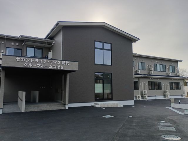 建物の外観 外観 落ち着いた色調の建物は、シンプルでモダンな印象を与えます。明るく広いエントランスが魅力的です。