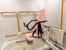 機能的な浴室の様子