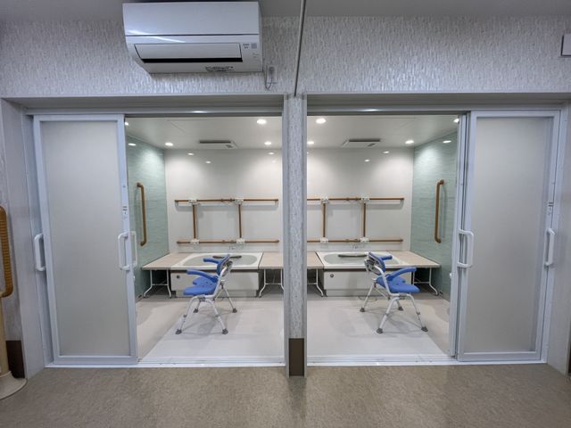座れる設備の部屋