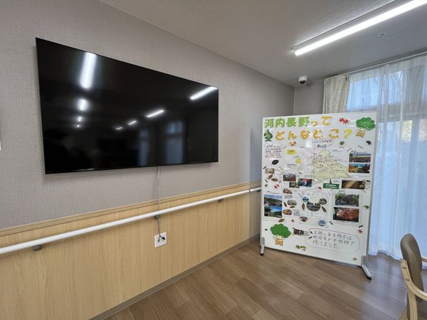 テレビと掲示板のある場所