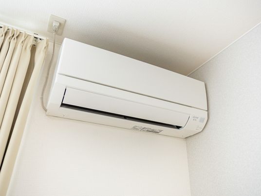 壁掛けエアコンのある居室  