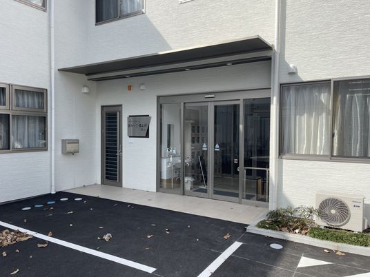 落ち着いた佇まいの玄関