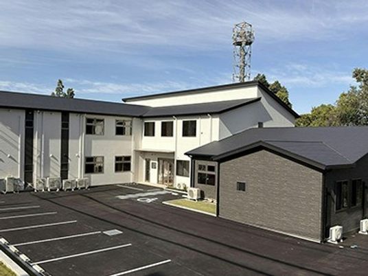 外観の建物全景  