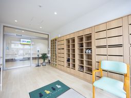 明るいエントランスの靴棚  