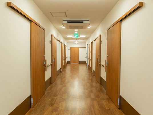 温かい木の廊下