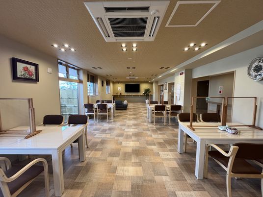 広々としたダイニングルーム