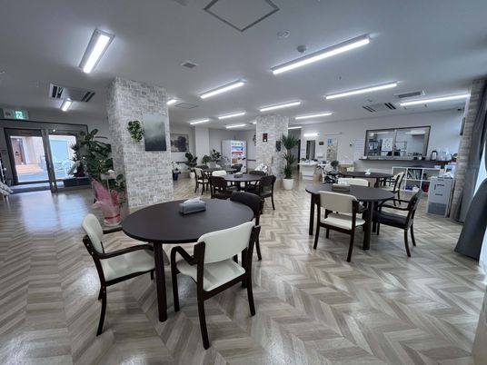 落ち着いた雰囲気の食堂