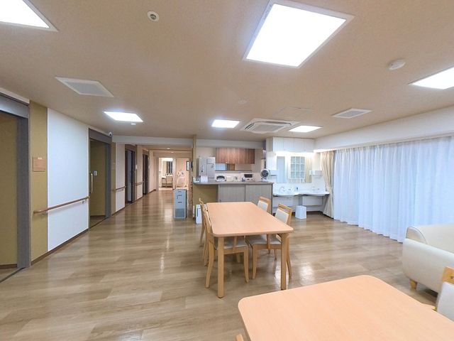 明るい空間のダイニングルーム