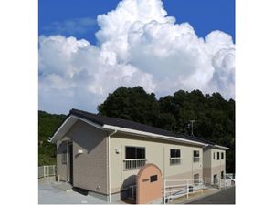 自然に囲まれた外観  
