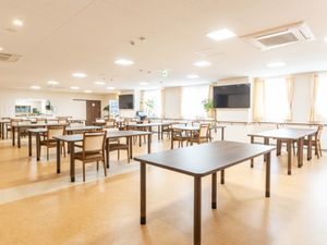 広々としたダイニングルーム