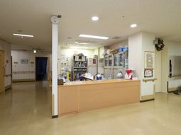 明るい受付カウンター