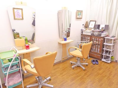 明るい居室の一角