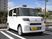 送迎車が停車する外観  