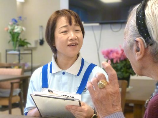 スタッフと会話の様子