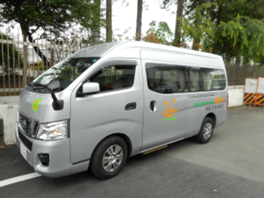 送迎用の車