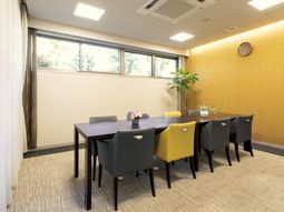 明るい会議室風景