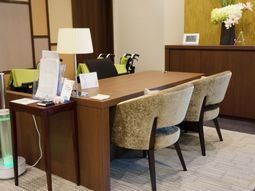 応接セットアップのある空間