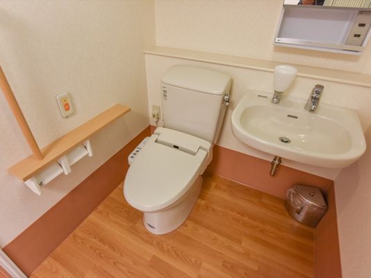 バリアフリー設計のトイレ