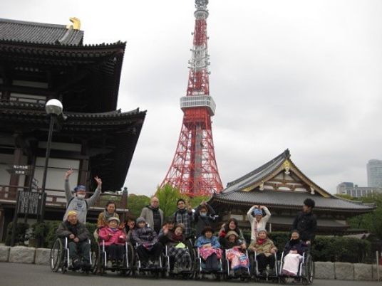 温かな雰囲気の集合撮影