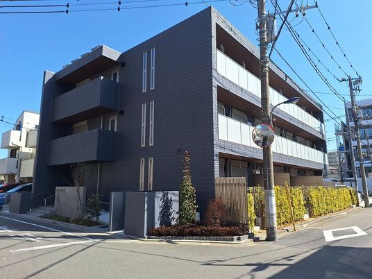 新しい外観の建物