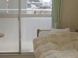 明るい個室の一角