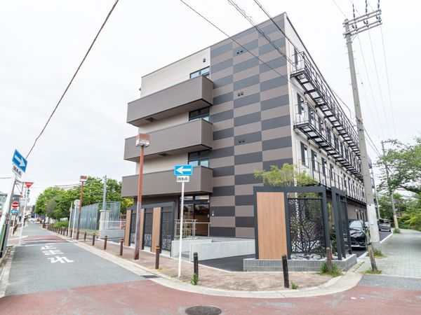 モダンな建物の外観
