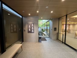 落ち着いた空間の廊下