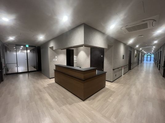 広々とした廊下