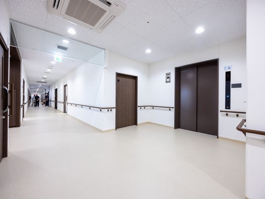 手すり付き廊下  