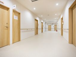 手すり付き廊下  