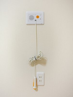 呼び出し器具の壁面